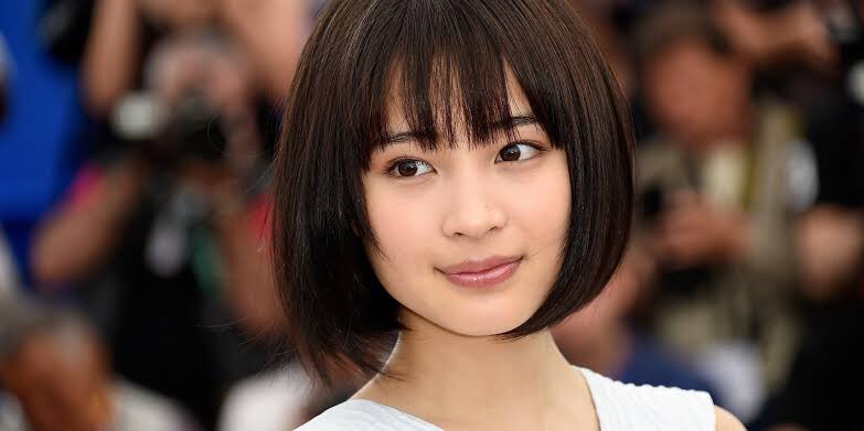 まりめも 150cm骨格ストレート 骨格ストレート 顔タイプアクティブキュートな広瀬すずちゃんの髪型を調べてみた ふわふわ パーマヘアーも可愛いんだけど 断然ストレートが似合う T Co Jx7kyd433e Twitter
