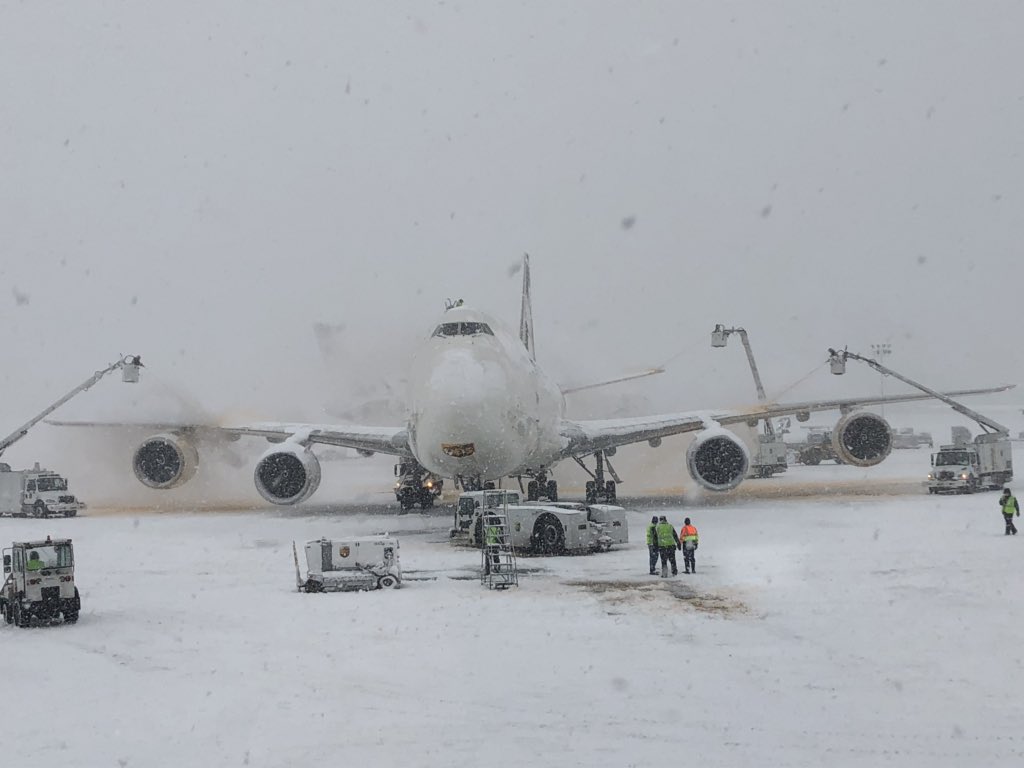 US Congressman Don Young visits with the the flight Operation team in Anchorage Alaska.  He braved the winter storm to visit with the UPS team.