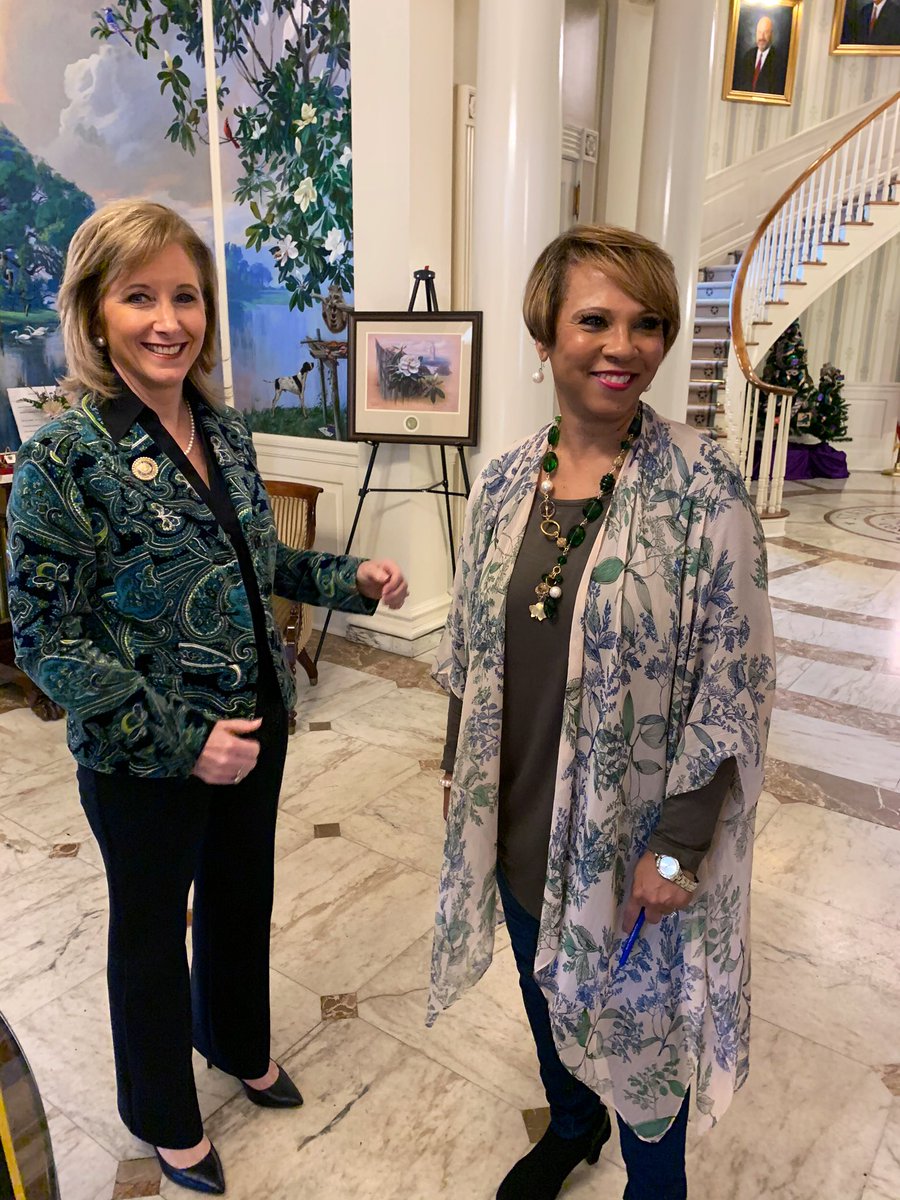 IAmSophiaNelson's tweet photo. Delighted to spend time today with Louisiana’s beautiful and gracious First Lady, Mrs. John Bel Edwards at the Governor’s mansion. I presented her with a copy of #TheWomanCodeBook and a bottle of our Virginia wine @TararaWinery what an honor! Cc: @LouisianaGov #MardiGras https://t.co/Q9KKrtVLLd