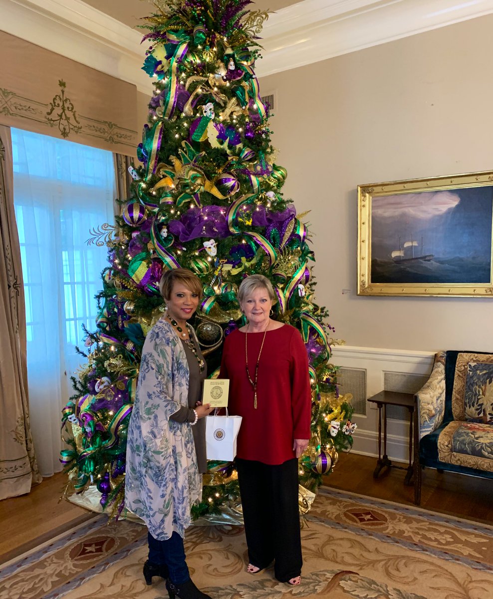 IAmSophiaNelson's tweet photo. Delighted to spend time today with Louisiana’s beautiful and gracious First Lady, Mrs. John Bel Edwards at the Governor’s mansion. I presented her with a copy of #TheWomanCodeBook and a bottle of our Virginia wine @TararaWinery what an honor! Cc: @LouisianaGov #MardiGras https://t.co/Q9KKrtVLLd