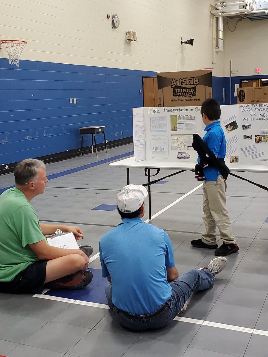 NHFineArtsMag's tweet photo. Judges have tough calls to make at the Crenshaw STEM fair
#crenshawcomets
#Proud 2Bcisd https://t.co/yMWX5QNPDO