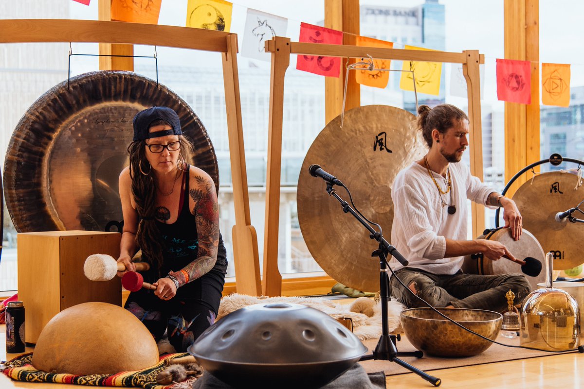yogafortfest's tweet photo. 3-days of LIVE music + inspirational classes = MAGIC 💜 

Scoop up your pass! 
👉👉https://t.co/xBJ36RLB5s

#Yogafort2020 #treefort2020 #reFORTify https://t.co/Up6o5R7Rvx