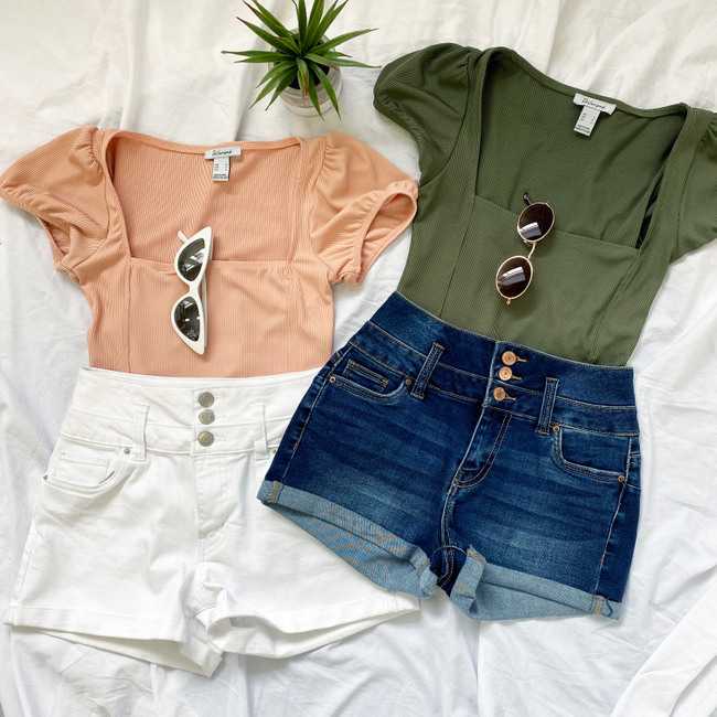 Urban_Planet's tweet photo. “💗” or “💚”? comment your choice below!
🔎"Ribbed Puff Sleeve Square Neck Bodysuit"
🔎 "Ibiza 3-Tier High-Rise Push-Up Dark Wash Denim Short"
#urbanplanet #springstyleinspo
https://t.co/6bHAK7GR6l https://t.co/6meS7S66dX