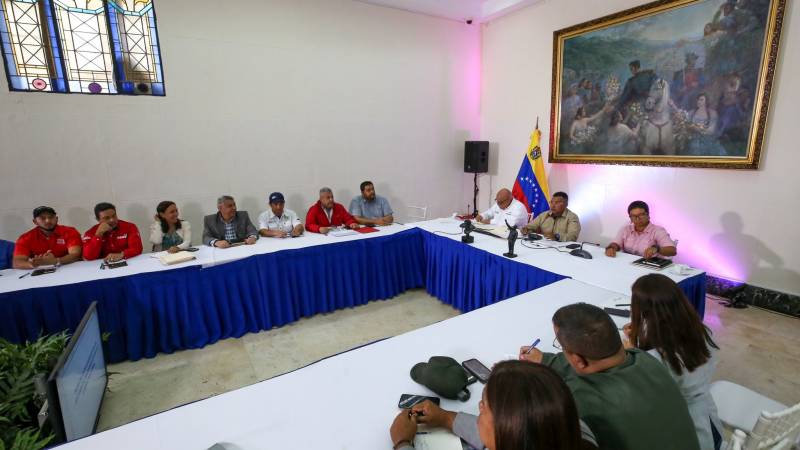 ConElMazoDando's tweet photo. Gobierno Nacional emprende acciones para mejorar los servicios públicos https://t.co/qyugkwUu6U  #JuventudRebeldeYChavista https://t.co/bxbXaq6rej