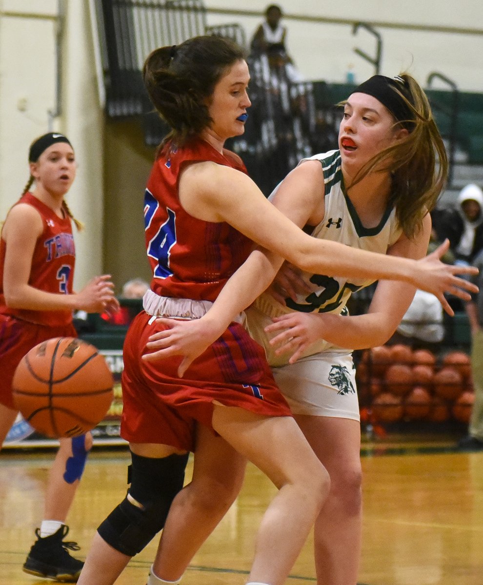 tomroyphoto's tweet photo. .@UnionLeader Central girls win over Trinity 40-20 tonight at Central. @chslittlegreen https://t.co/3brOscM0OA