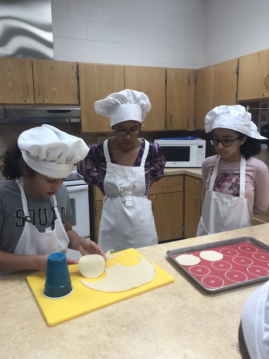 tashawearren's tweet image. What’s better than reading about pies? Making them of course!!! The PAMS Book Club enjoyed a fun-filled afternoon making hand pies as its book discussion activity for Pie by Sarah Weeks. Thanks Ms. Forbes for helping us achieve “sweet” success in the kitchen! #PAMSPanthers