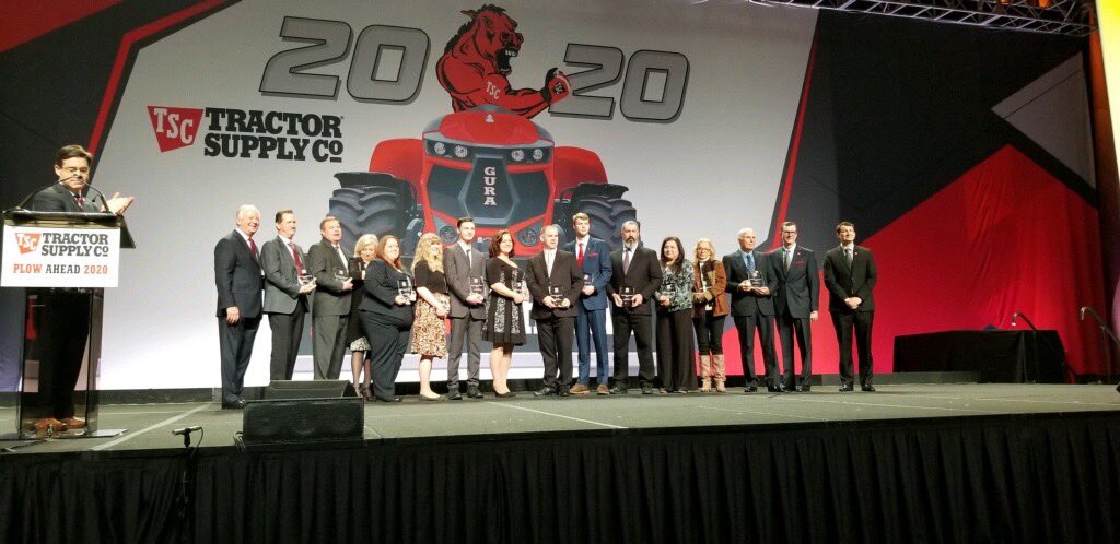 glennallison's tweet photo. Thank you to all the Country Mile Award winners! Best team in retail! #ONETractor @TractorSupply https://t.co/968OoT10jq