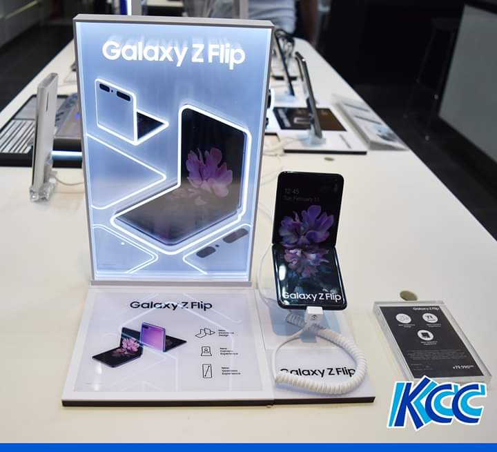 KCCMalldeZambo's tweet photo. Take a look and experience the new Samsung Galaxy Z-Flip! 😍
Samsung Galaxy S20 , A71 and Note10+ are now available at Samsung here at KCC Mall de Zamboanga! 🤩😍
They are located at 3/F Main Mall.
#KCCZamboanga #ZamboFirst https://t.co/I0pVW2bY4s