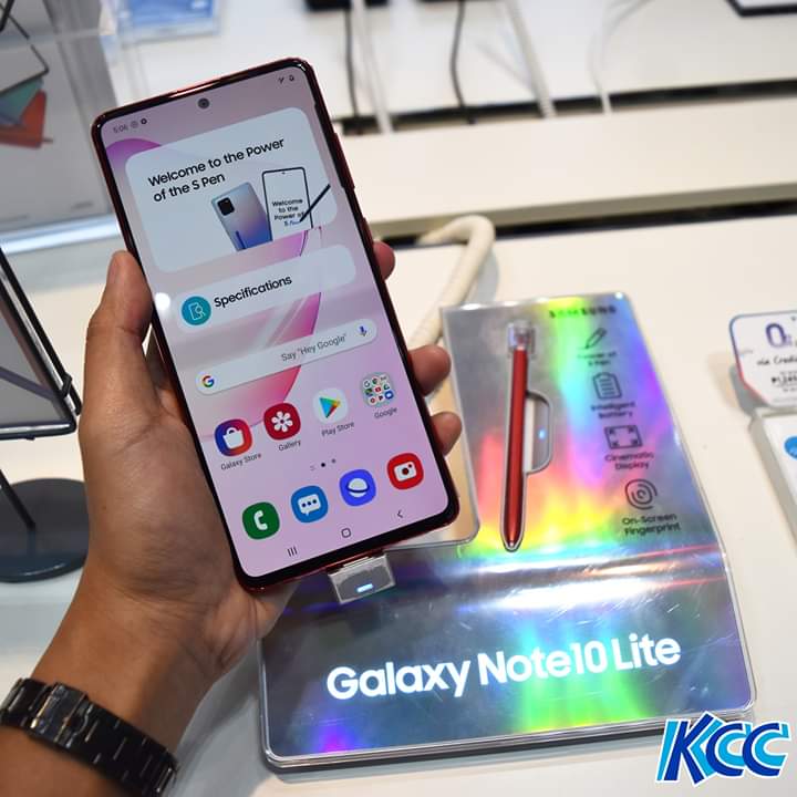 KCCMalldeZambo's tweet photo. Take a look and experience the new Samsung Galaxy Z-Flip! 😍
Samsung Galaxy S20 , A71 and Note10+ are now available at Samsung here at KCC Mall de Zamboanga! 🤩😍
They are located at 3/F Main Mall.
#KCCZamboanga #ZamboFirst https://t.co/I0pVW2bY4s