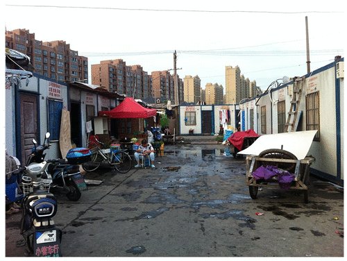 USJ_online's tweet photo. New article by @minhualing on #ContainerHousing: Formal #informality and deterritorialised home-making amid bulldozer urbanism in #Shanghai https://t.co/kHcA2QUyqn https://t.co/AEsovsZtJE