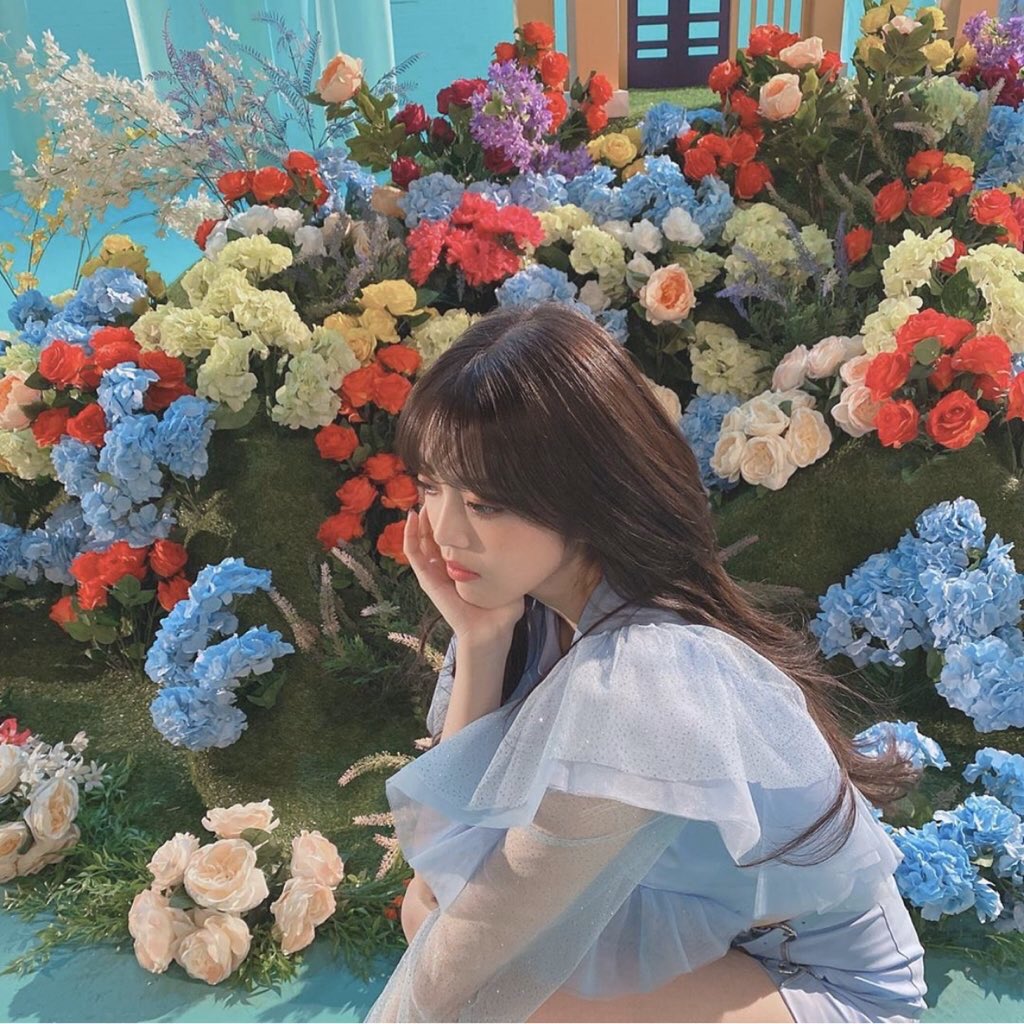 jisuyeon_th's tweet photo. [☁️🖼] JI SUYEON INSTAGRAM 💙

200218 suye.on2di 
"สวัสดี ✋" 

💭ซูยอนเปิดไอจีแล้วนะคะะะ ไปตามกันเร้ว~
https://t.co/L2Ih4pWAzx

#WekiMeki #จีซูยอน #Suyeon #지수연 https://t.co/u3gWhquNHh