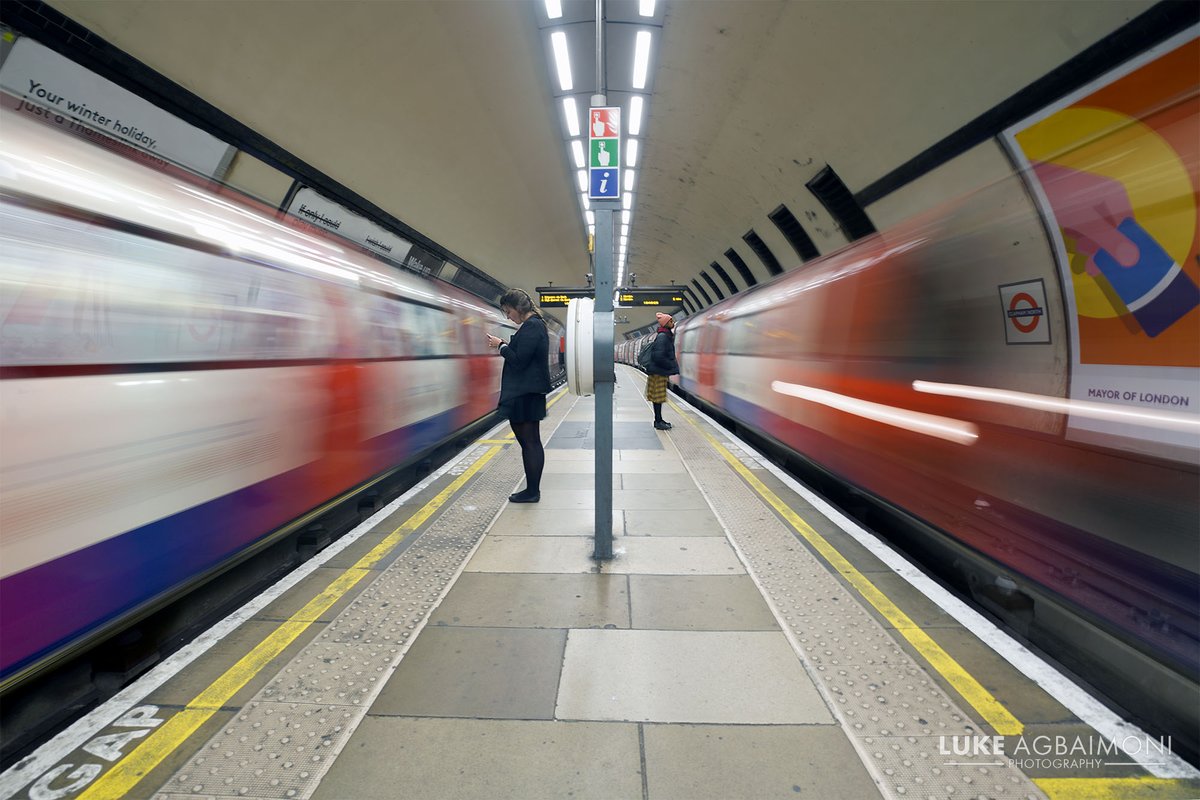 OPPOSITE DIRECTIONS PHOTO /9CLAPHAM NORTHTrains arrive at Clapham North tube station  http://instagram.com/tubemapper&nbsp;  http://shop.tubemapper.com/Clapham-North&nbsp;Photography thread capturing trains leaving & arriving a London Underground station.THREAD