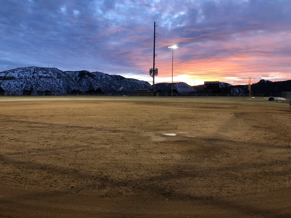 FLCSoftball's tweet photo. First day of team practice...outside! #FLCSoftball #Skyhawks https://t.co/iZMfeRosxr