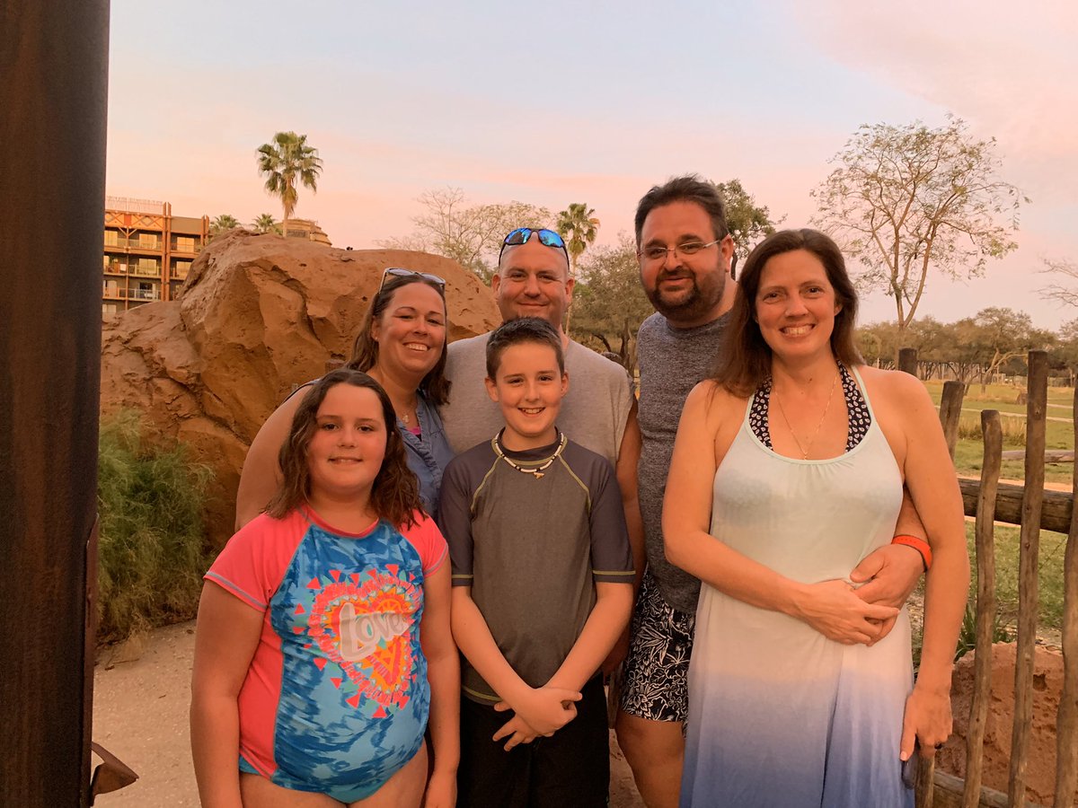 haakg5's tweet photo. @WDWGuestService #CastCompliment Alpha at Animal Kingdom Lodge (Jambo) was so friendly and helpful. He offered to take some pictures of our group and make sure to get plenty of shots and included some beautiful views of the sunset!  Asante Sana! https://t.co/qonULm6nNF