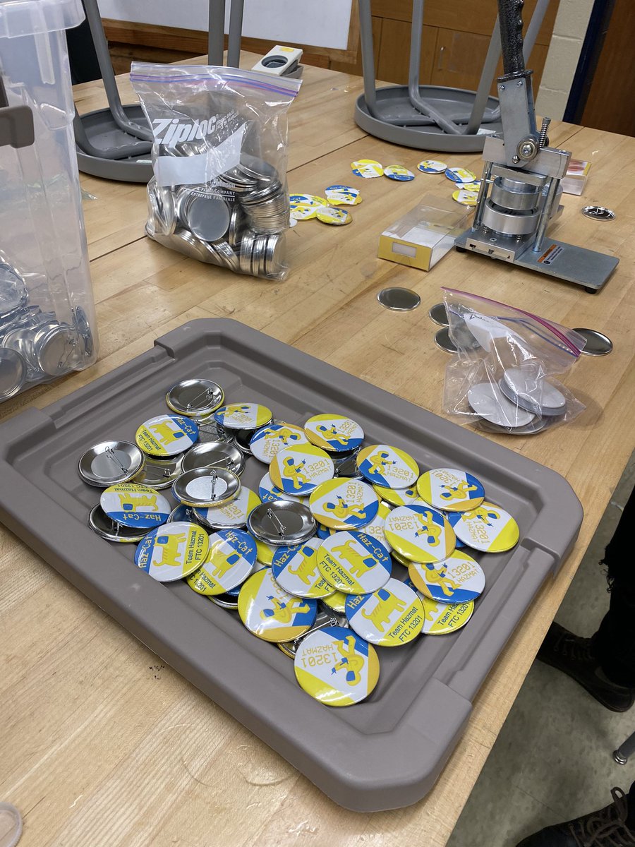T13201's tweet photo. Getting ready for State! Last week #STEMsquad #FTCstate https://t.co/RaALG9oshK