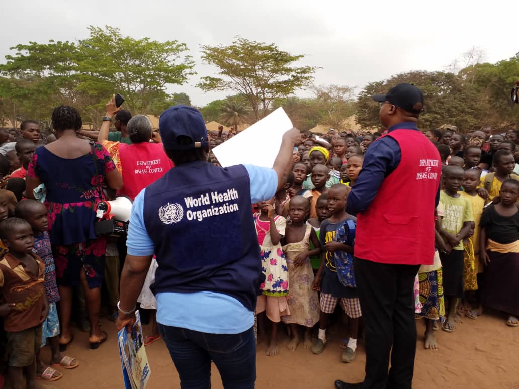 action_edo's tweet photo. @ChairmanOviaNorthEast LGA, @StateEpid, @WHOSC led the team to the #IDPCamp @Edostate and #Okadamarket on #LassaFever sensitization,demonstrating better way of sun drying foodstuffs on elevated platforms keeping rodents and other domestic animals away.
#LassaFeverisPreventable https://t.co/5HoCUZ3sL0