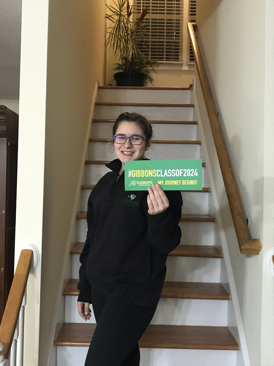 jackiemazzerina's tweet photo. so happy to come home and find my acceptance letter into the #gibbonsclassof2024 watch out gibbons, the better mazzerina is coming @rogosich https://t.co/pzWJ6VP3XK