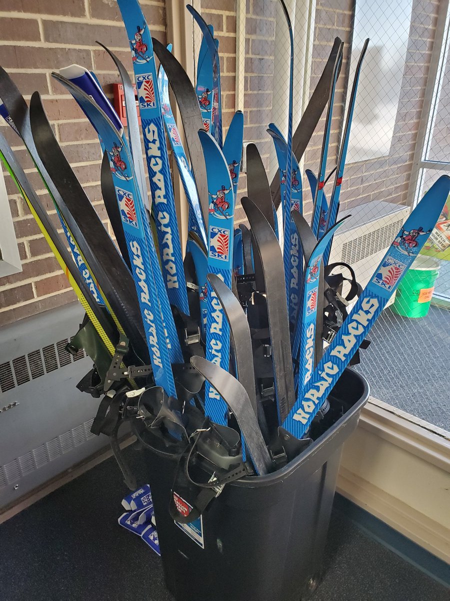 BigBadBugbee's tweet photo. I love seeing this as I walk into my kids' future elementary school! @EastUnionElem #EmbraceWinter #NorthCountry #KeepItOpen #MNWinters #SkiLife https://t.co/HeOJ7F6t7N