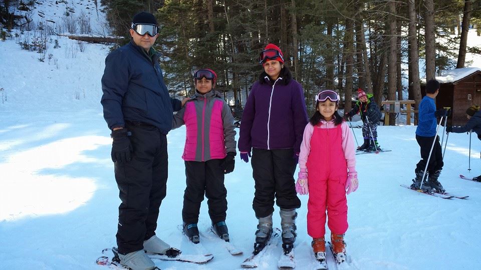nishtha_pant's tweet photo. Our road trip experiences, which includes so many 1st of its kind: 1st time skiing, 1st time kayaking, 1st visit to Mexico (Cancun), 1st Moose and Elk spottings, 1st walk and skating on a frozen lake and so much more!!
https://t.co/42KNniFiX3 https://t.co/7MfRlUNCnI