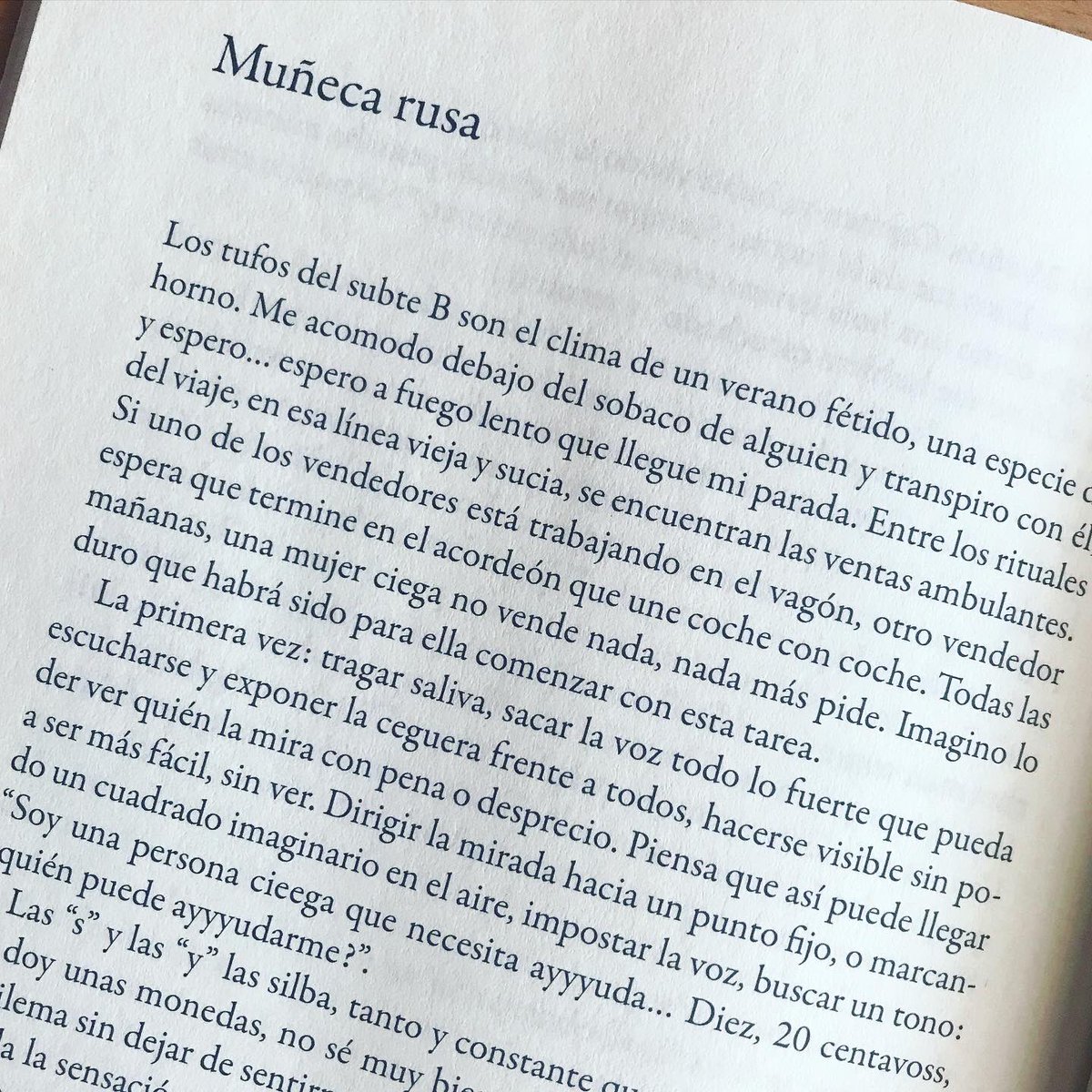 DrDamianGL's tweet photo. Releyendo un excelente cuento del libro Muñeca Rusa de ⁦@LIBERliteratura⁩ https://t.co/jCIqT8mBfV