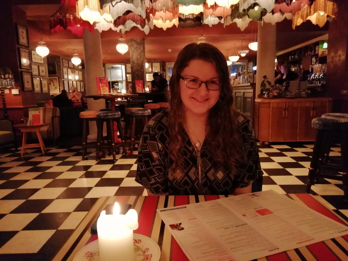 figit47's tweet photo. Date night with this absolute Ciwti (@CerysMairGriff3) gorgeous meal in town followed by games with her flatmates. https://t.co/dvevxDxxf7