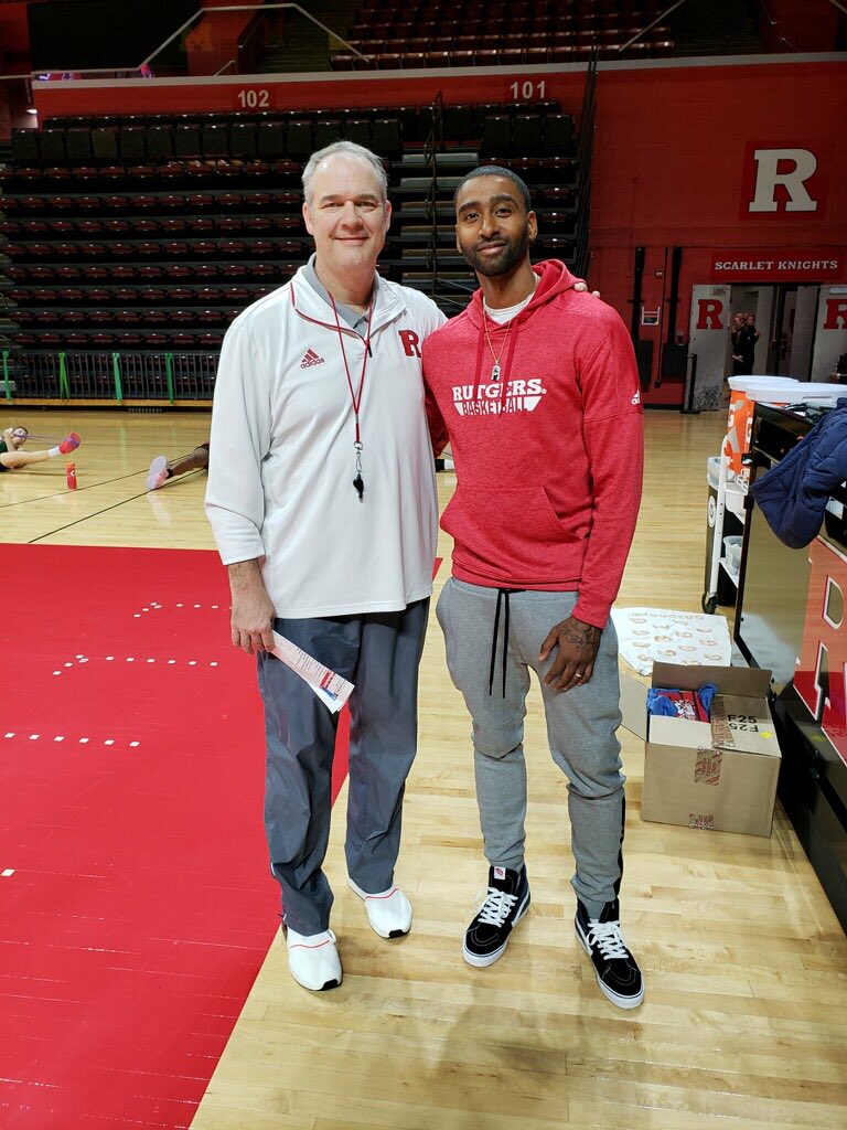 RutgersMBB's tweet image. Had some Rutgers royalty stop by practice today. #IDoubyLieve