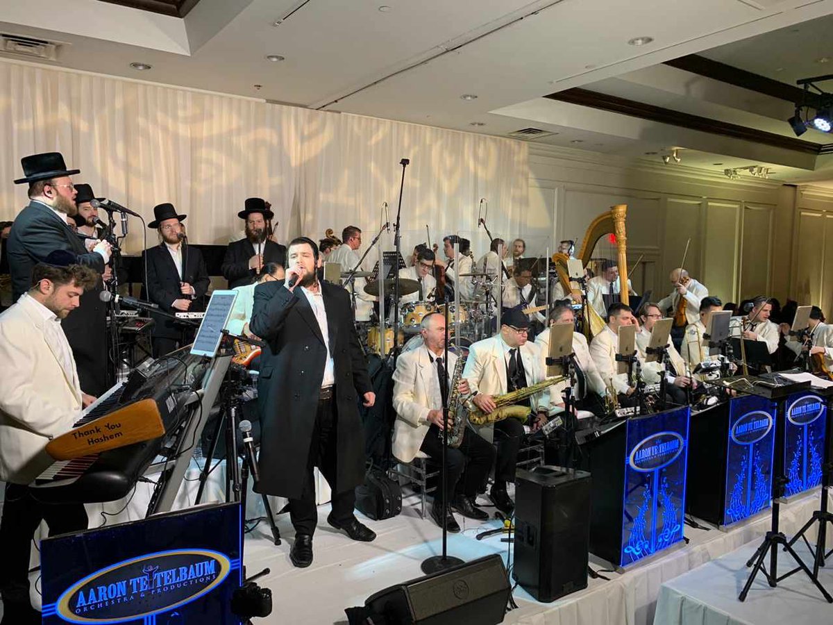 Wedding at the @hiltonmeadowlands with <a href="/OhadMoskowits/">Ohad Moskowits</a> &amp; <a href="/ShmueliUngar/">Shmueli Ungar • שמילי אונגר</a> • An <a href="/TEITELBAUMAARON/">AARON TEITELBAUM</a> Production
•
•
#Yedidim #Yedidimchoir #Yedidimfans #Awesomeperformance #music #jewishmusic #choir #vocals #mazeltov #amazingsound #yiddishmusic 
#jewishwedding