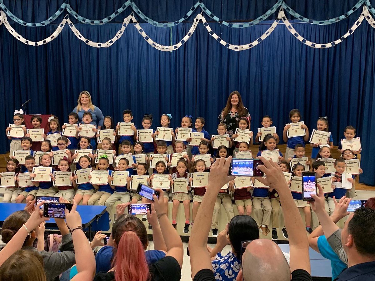 K8_Dragons's tweet photo. Kindergarten students are recognized at the honor roll ceremony. #learninghappenshere #PTOinAction #BabyDragonsRocktheGrades @MDCPS @MDCPSSouth @MartaPerezMiami https://t.co/wQRyKryHj2