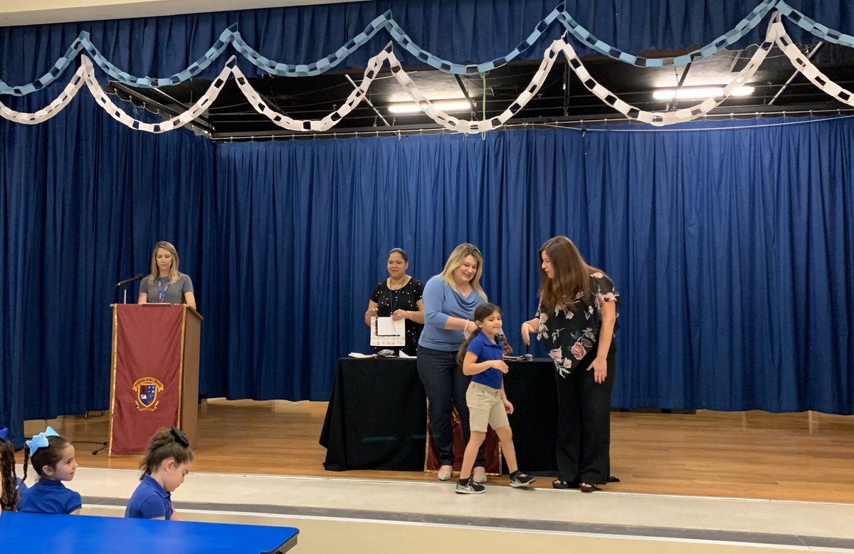 K8_Dragons's tweet photo. Kindergarten students are recognized at the honor roll ceremony. #learninghappenshere #PTOinAction #BabyDragonsRocktheGrades @MDCPS @MDCPSSouth @MartaPerezMiami https://t.co/wQRyKryHj2