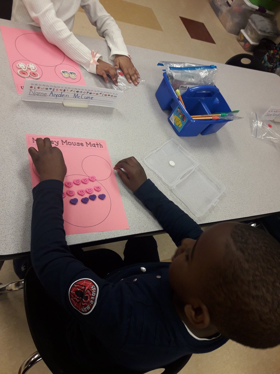 ARI_TMorgan's tweet photo. They worked hard separating their Counting Collections into 2 groups!!๐๐พ๐๐พ@BrightonJEFCOED #decomposingnumbers #Kindergarten #countingcollections https://t.co/p67F35bpUn