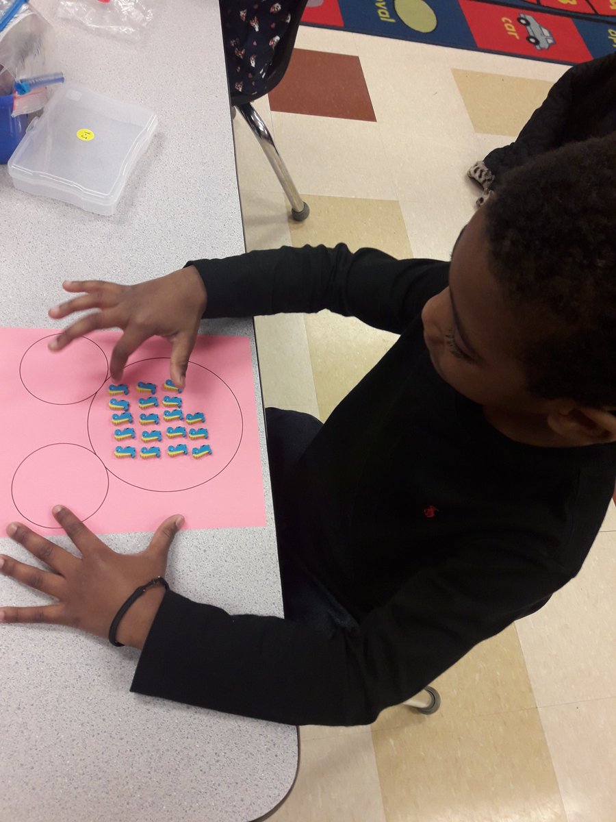 ARI_TMorgan's tweet photo. They worked hard separating their Counting Collections into 2 groups!!๐๐พ๐๐พ@BrightonJEFCOED #decomposingnumbers #Kindergarten #countingcollections https://t.co/p67F35bpUn