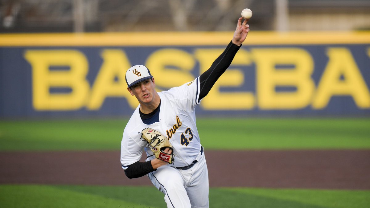 ucoathletics's tweet photo. BRONCHOS WIN! @UCOBaseball beats Northwestern 5-0.

#RollChos https://t.co/HNpNZx2Hu0