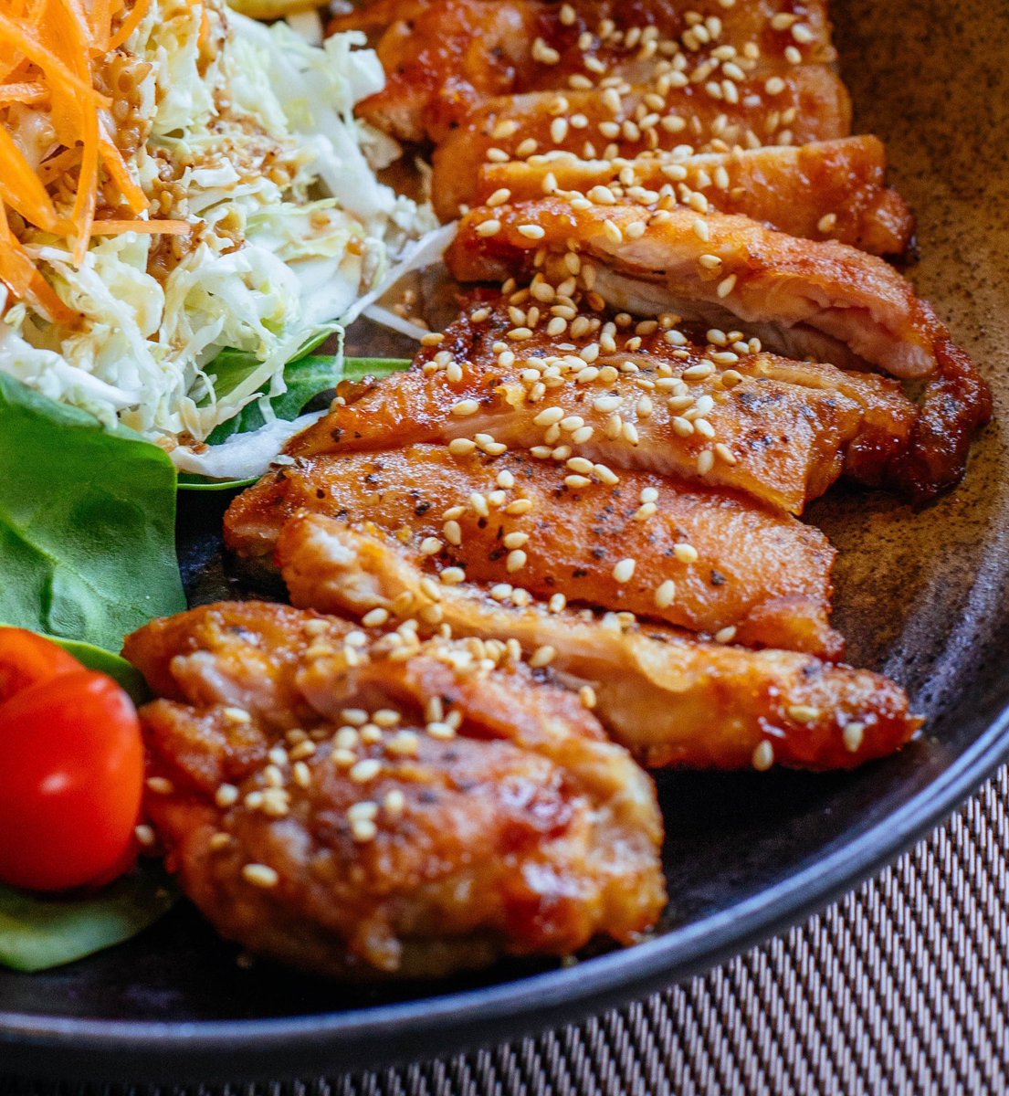 Slow Cooker #Teriyaki Chicken. Only 5 ingredients and minimal effort....YOU.Will.Love.This. #SimplyDelliciousPromise. Full Recipe: simplydellicious.com/recipes/teriya… #EasyRecipes #ChickenTeriyaki #EasyDinner