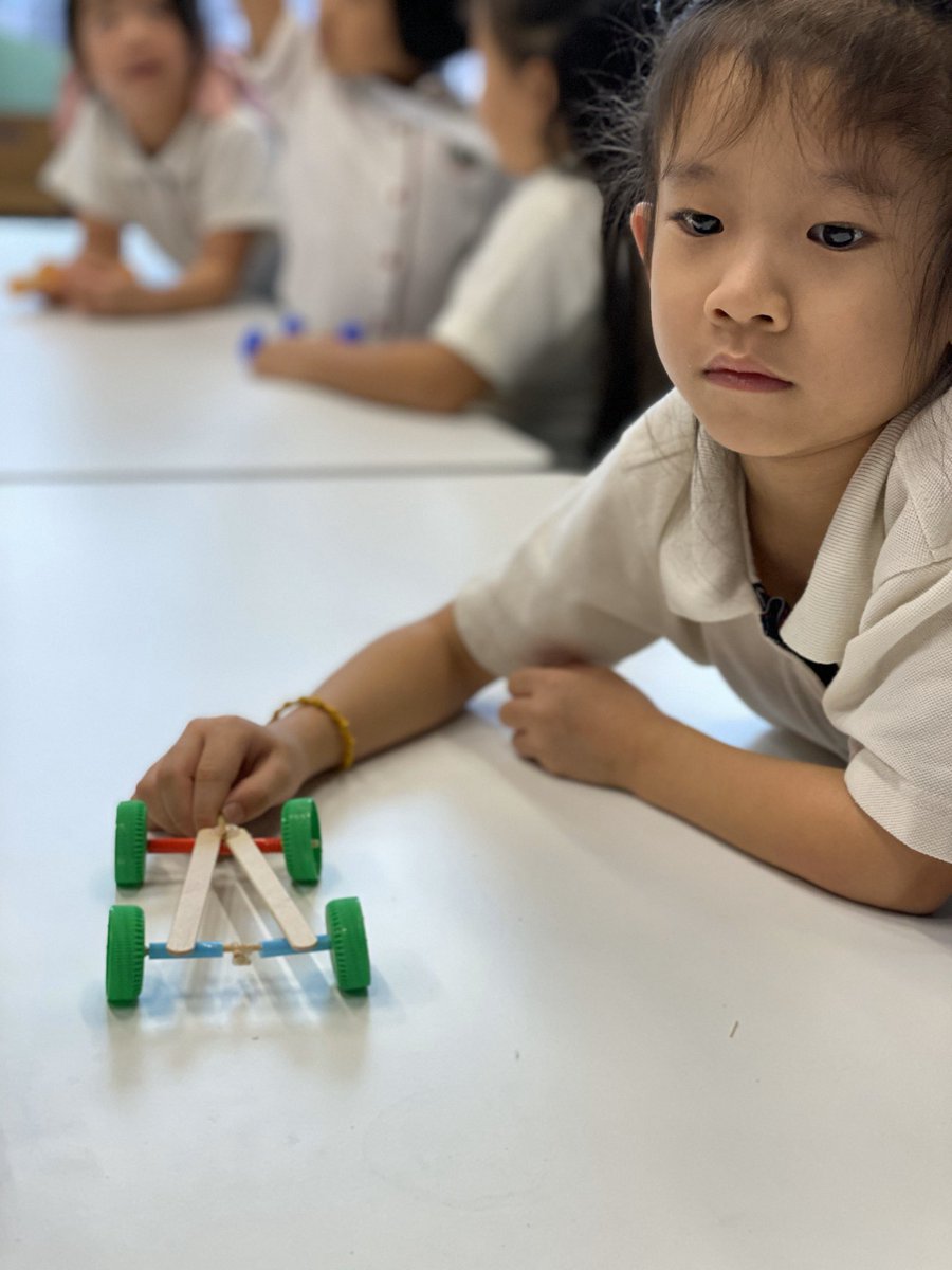 vickyyhengg's tweet photo. Special shoutout to @rgna28 for planning such exciting hands on activity for @Year1HIS students making rubber band powered cars by using recycled plastic bottle caps and popsicle sticks. @The_IPC #FromAtoB #HIS_learning https://t.co/eBdb91KRrZ