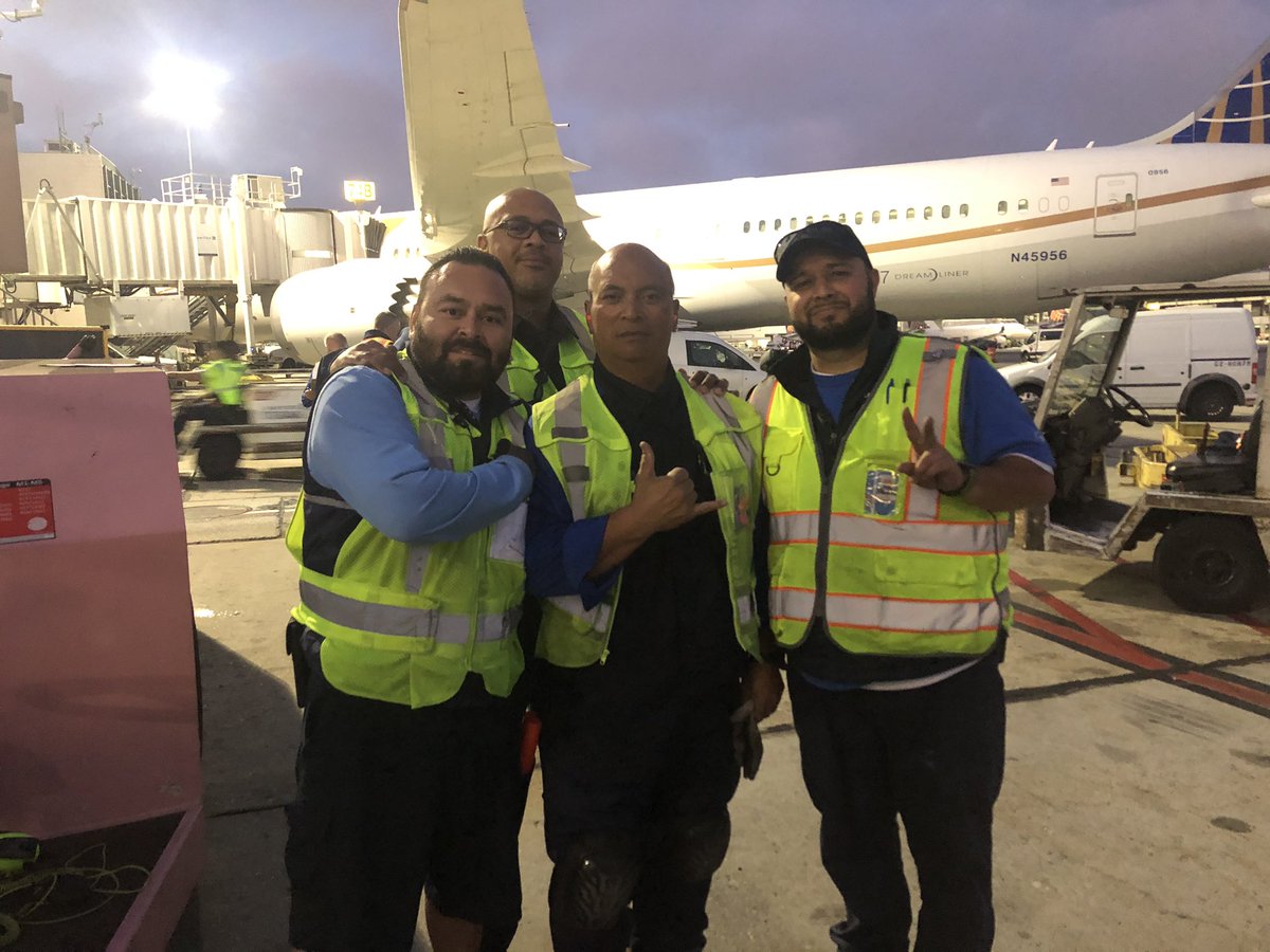 RichardRatlifff's tweet photo. Standards and Consistency team in LAX experiencing a wide body crew turn a 739.  Not their specialty, but adaptable, and meeting all TCI metrics.  Plus giving 5 mins back to the system!!  Nice job!!! @JMRoitman @BsquaredUA @KevinSummerlin5 @UA_Ramp_Proud https://t.co/EgTXQLF4R9