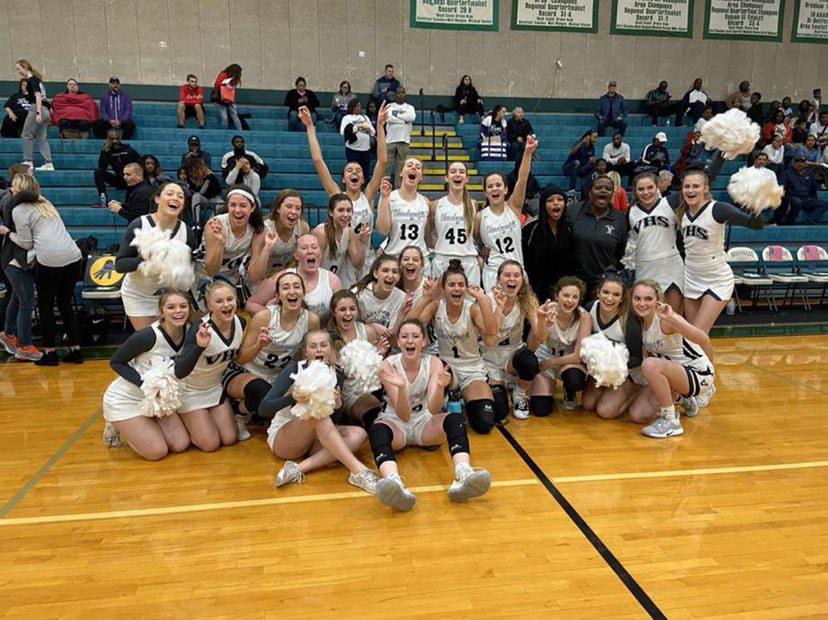 FanstandATX's tweet image. 📰🏀ROUND TWO BOUND: Lady Vipers win Bi-District game on Tuesday night #VandyPerf #TXHSHOOPS🐍🏀 @VandyVipers