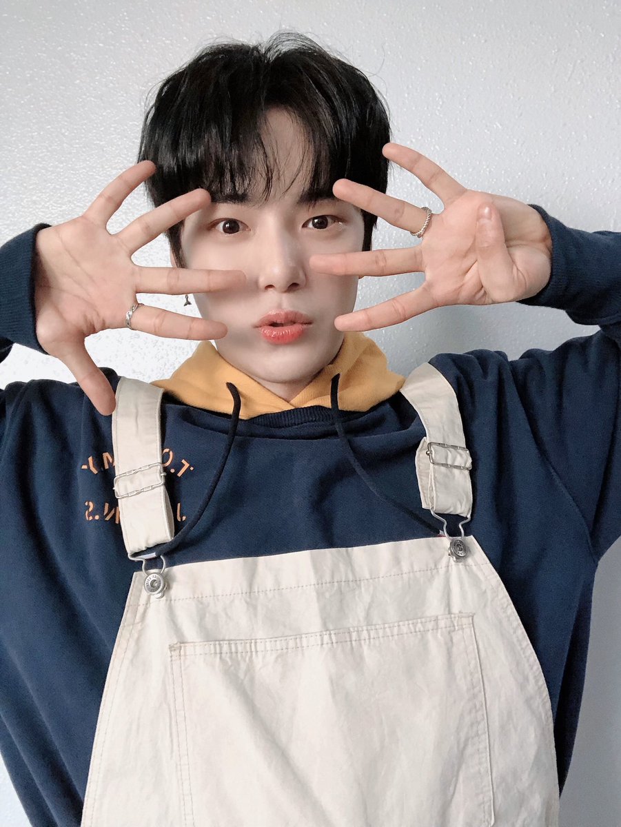 OfficialMONSTAX's tweet image. [#민혁] 보9싶다 보고있어도 항상 보9싶다