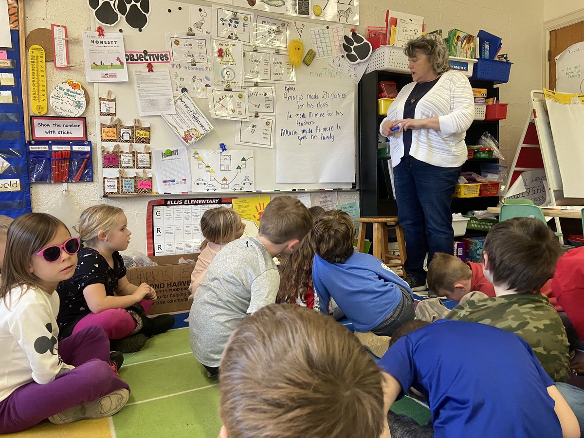 Harris_2ndGRR's tweet photo. Thanks @ADawnMericle1 for helping us learn about double digit addition, varying strategies, and the upside down model! Thanks for helping us all grow! #peermodeling #growwhereyoureplanted #tigerlegacy https://t.co/IsLIronieP