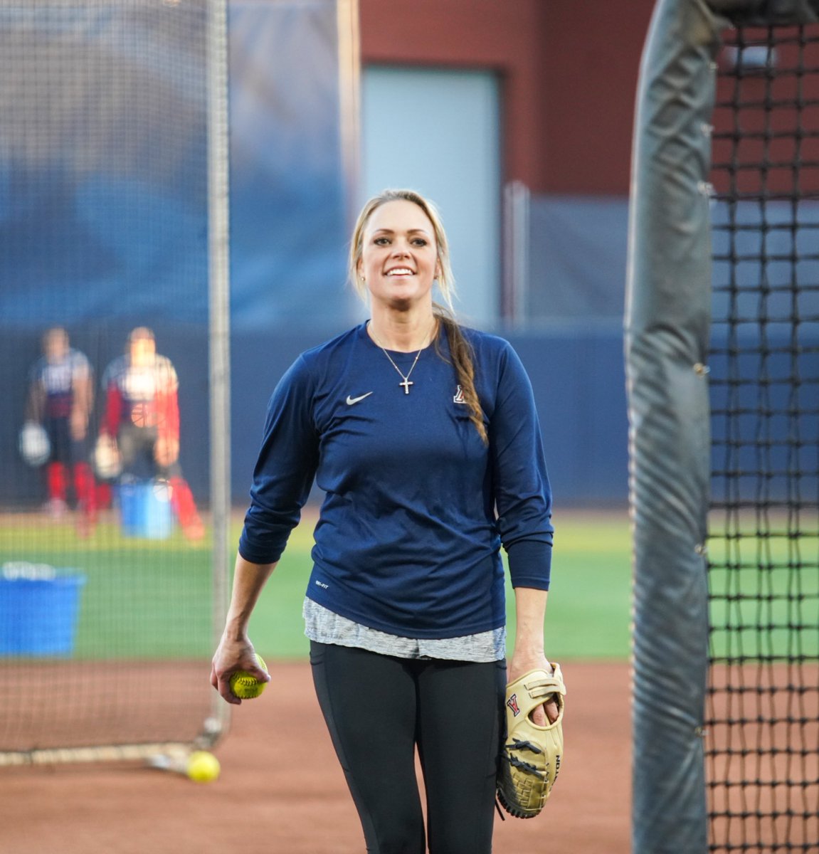 NCAASoftball's tweet photo. Dejah Mulipola isn’t the only @ArizonaSoftball legend making an appearance in Tucson. 👀 

#NCAASoftball | 📸 @AZATHLETICS https://t.co/w9ttFBpzhr