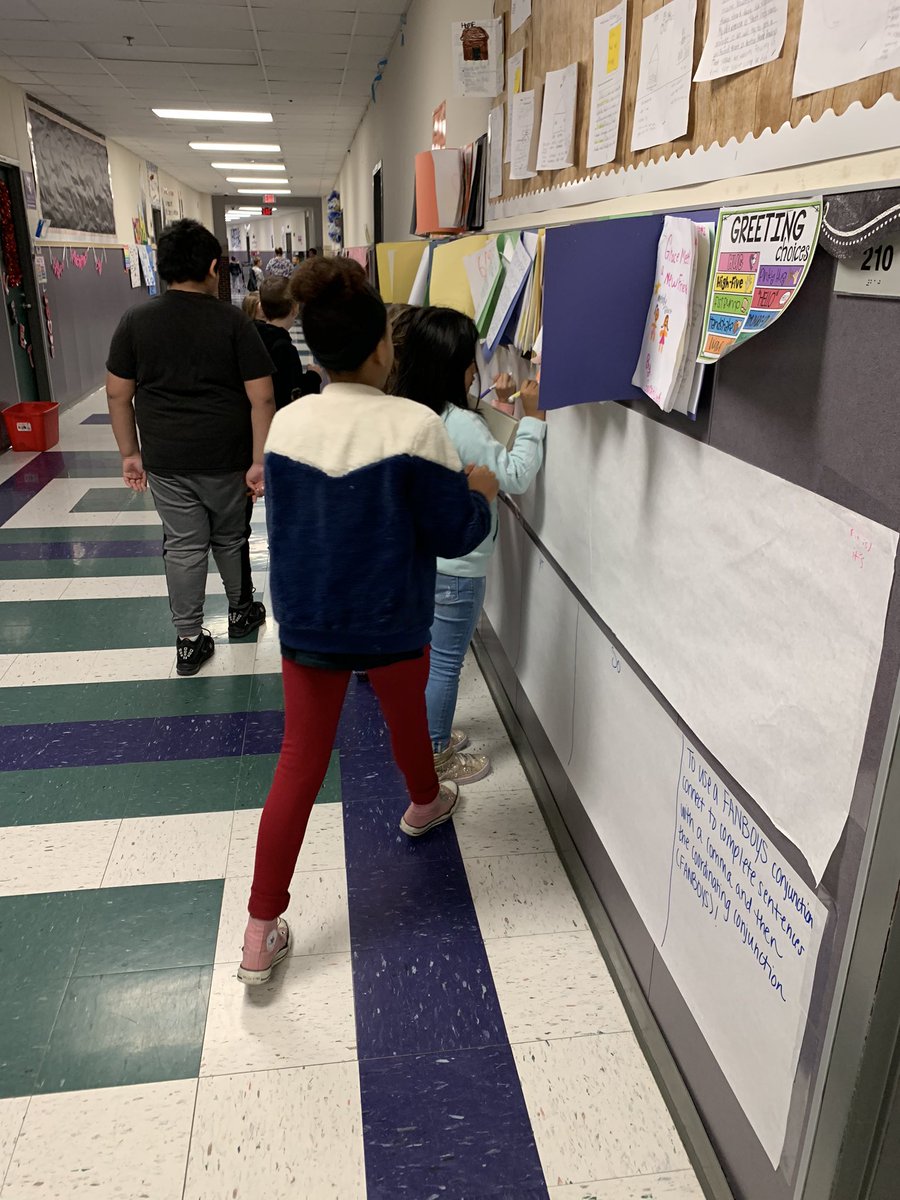 TX_Montgomery's tweet photo. Taking our learning to the hallways! Ss wrote examples of contractions &amp; FANBOYS they found in their texts for all to see 💙 @weatherfordisd @JSeguinElem #jsetheplacetobe #4thwriting https://t.co/0G45Te5JJP