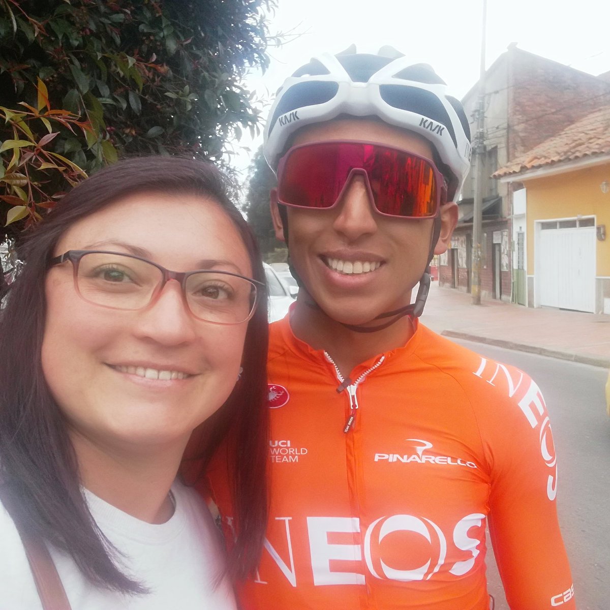 XimenaPolanco's tweet photo. @Eganbernal felicitaciones.... Gracias por esta foto. No se de que programa será el periodista pero espero que él también pueda ver que le tome foto 😊. Hoy fue un excelente día para mi. 😘😘😘😘😘😘💞💞💞💞💞👏👏👏👏👏👏👏🚴🇨🇴💪 https://t.co/lLtmA5TxPS