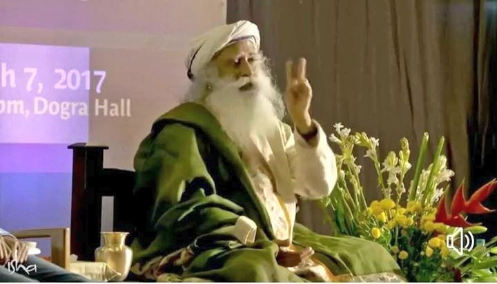 GodseLover's tweet photo. @AisiTaisiDemo @drjatinanand "When you become a father to twins, your eyes start seeing two different things. Right eye will see a muslim and left eye will see Hindu"
#ScienceWithJaggi https://t.co/kc7JsDPME0