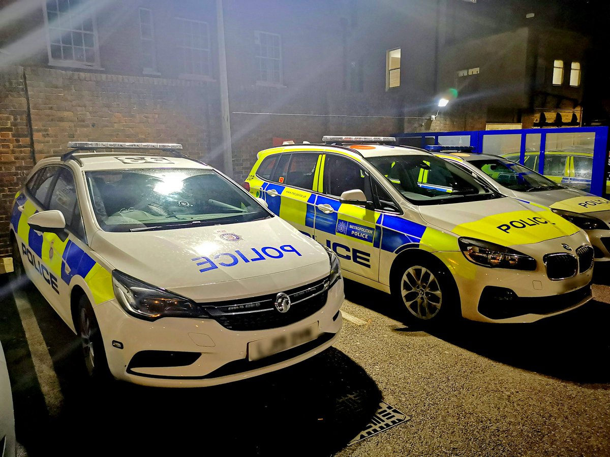 MPSRichmond's tweet photo. Second job of the night involving an #arrest for #SW59; attended a local railway station after @BTP #CCTV saw a suspect #trespassing on tracks &amp; #graffiting. Suspect detained with help of @MetTaskforce dogs. Arrest by @BTP who will lead the investigation. #teamLondon #NoBorders https://t.co/i7CZhXHQRr