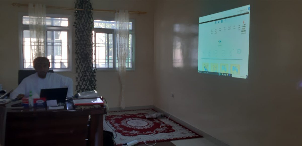 EduGovNbt2613's tweet photo. جانب من حضور الاستاذ سيف الدرمكي مشرف مادة الدراسات الإجتماعية بالمدرسة وذلك لمناقشة  نتائج الفصل الدراسي الأول في المادة.
كما تطرق الى مستجدات الزيارة الاشرافية والمحتوى الالكتروني للمناهج  الدراسية في البوابة التعليمية ..
#فعاليات_تعليمية_شمال_الباطنة https://t.co/dF53xKHBYJ