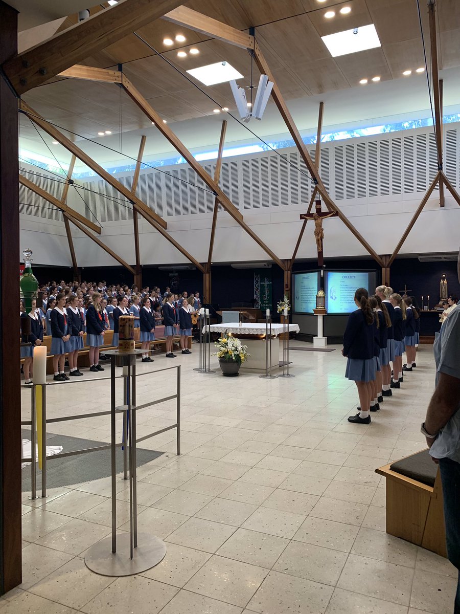 OLMCBurraneer's tweet photo. The Collegeβs Opening Mass. Thank you to all who attended and congratulations to all of our student leaders for 2020. #openingmass #leaders #welcoming #newyear #girlseducation #olmcburraneer https://t.co/vUUA4sqc8D