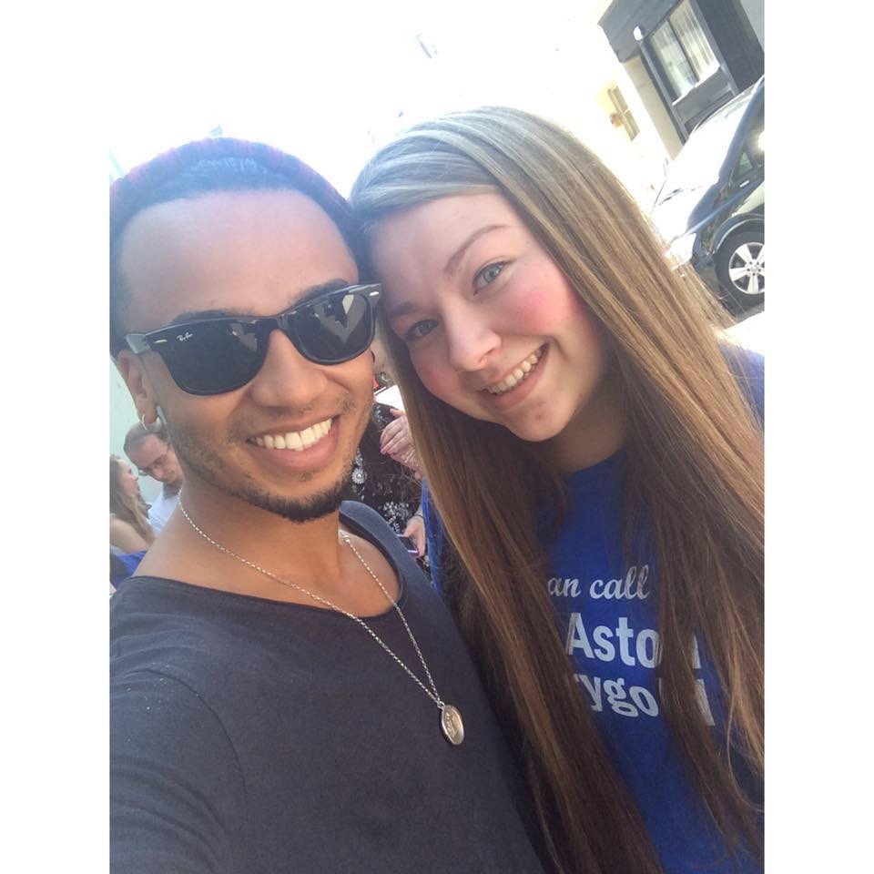 KristalAlicex's tweet photo. it’s presale day so have some oldie but goldies of me meeting 2/4🤪 @AstonMerrygold @JBGill @JLSOfficial #JLS2020 #JLSReunion https://t.co/DPs9iw7zDu