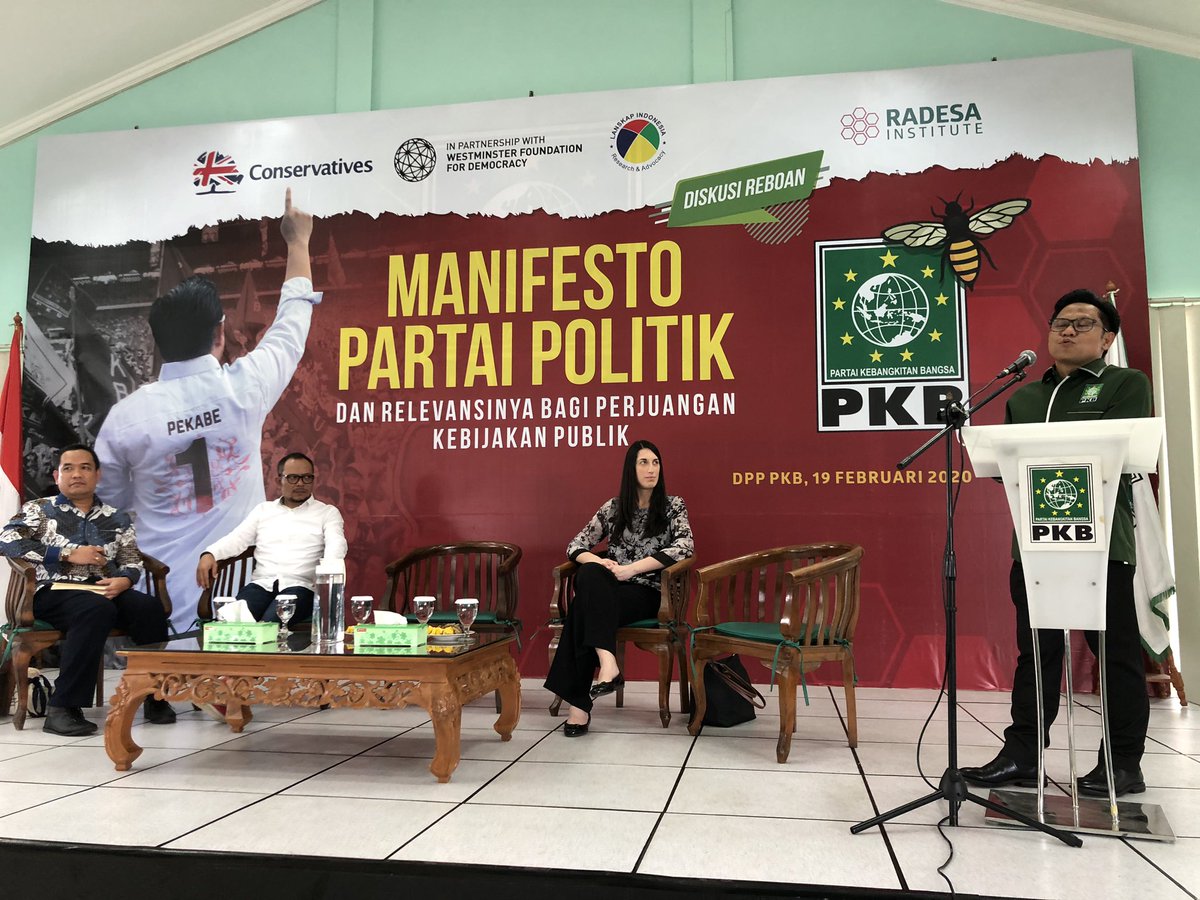 PKB menurut <a href="/cakimiNOW/">A Muhaimin Iskandar</a> adalah partai yang dipenuhi anak muda sejak awal berdirinya, karena itu anak muda PKB harus punya 3 hal : Kreatif, Inovatif dan Berani #ManifestoPolitikPKB <a href="/kaesangp/">“kak” Kaesang</a> <a href="/Viny_JKT48/">RVF is not here</a> <a href="/jokowi/">Joko Widodo</a>