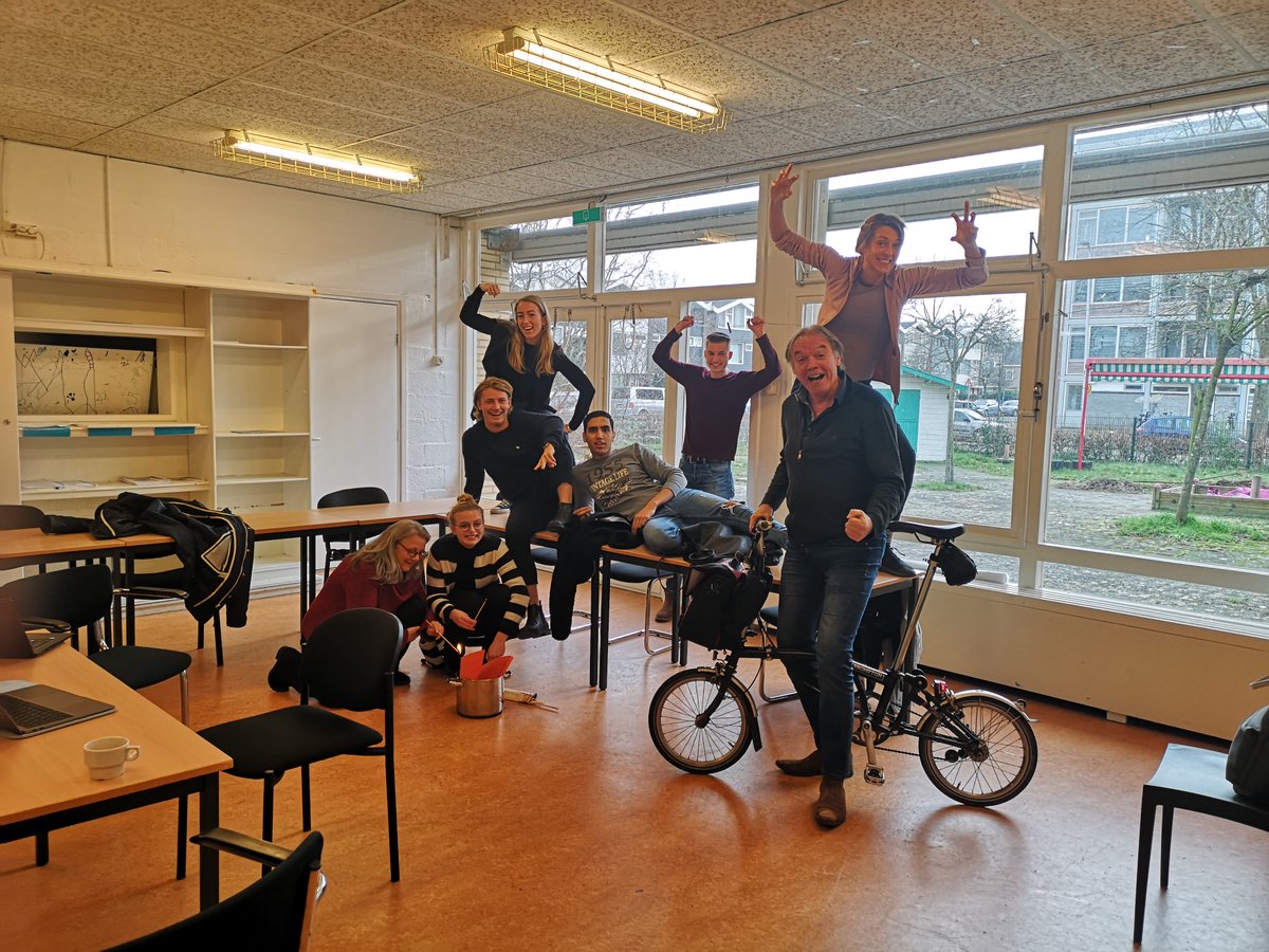 LearningLabLL's tweet image. #terugblik na 10 weken impact maken in Overvecht. Learning Lab Overvecht als plek voor avontuurlijk leren voor studenten, docenten en sociaal onderneemster Irmgard Goud van de avonturenclub #nieuwesocialeonderneming