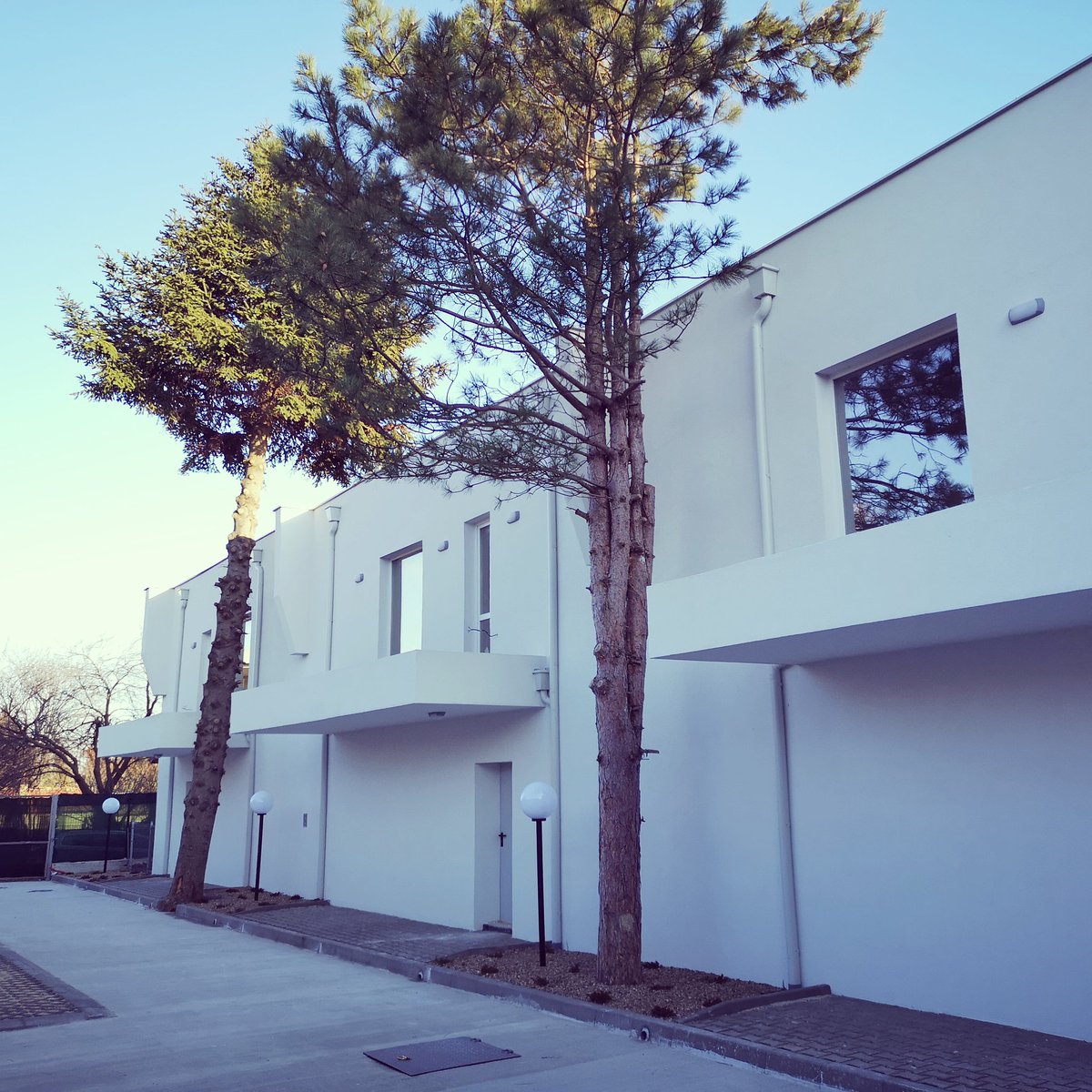 studiosbcdesign's tweet photo. Комплекс от #къщи с 3 и 4 спални, 3 бани, 2 паркоместа, южно изложение #варна #българия #продава #недвижимость #имоти #апартаменты тел. 0882624093 https://t.co/KiT0IoyNh3