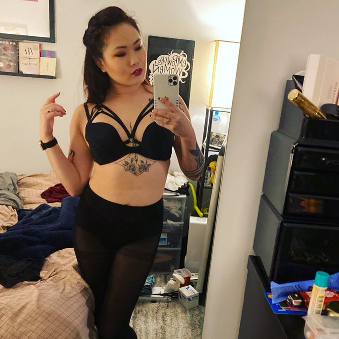 Just realized this tweeted as a reply, so for those of you who missed it... 😘💝 https://t.co/IVaFLNbz